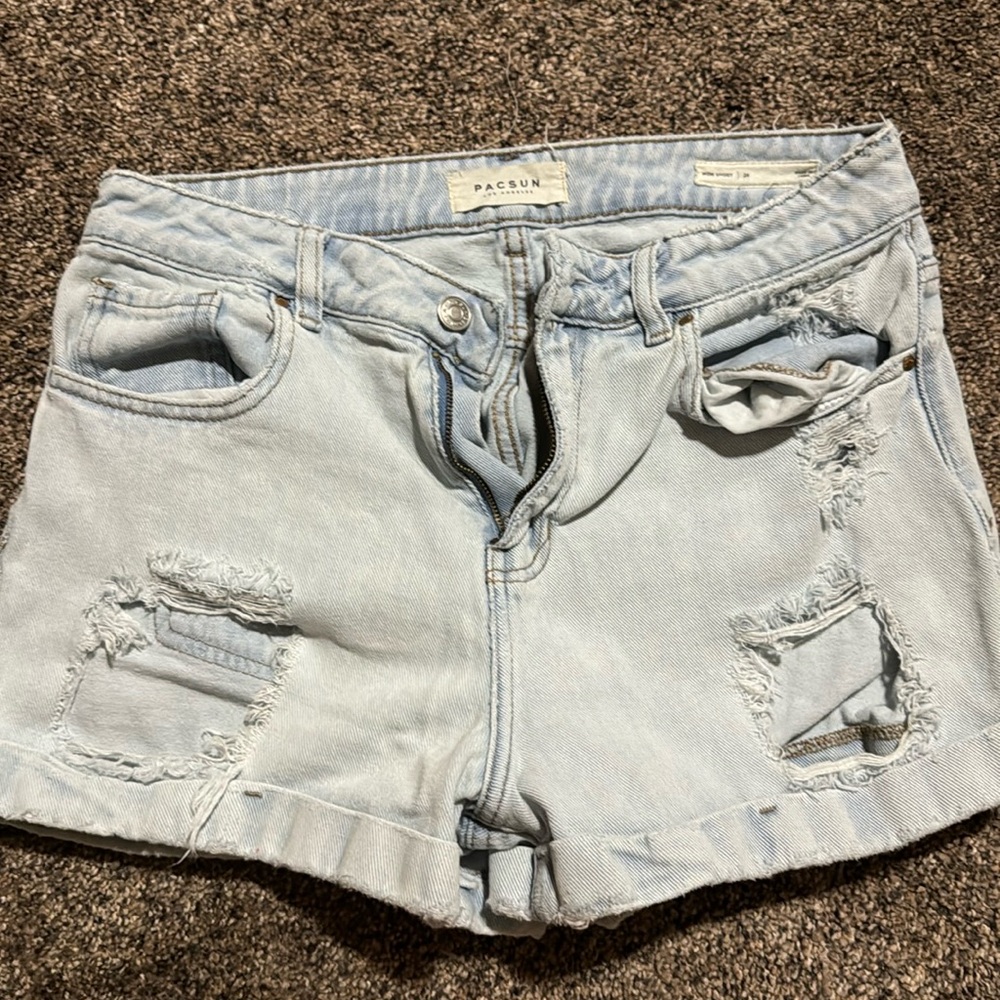 PacSun Women’s Mom Jean Shorts. Size 28